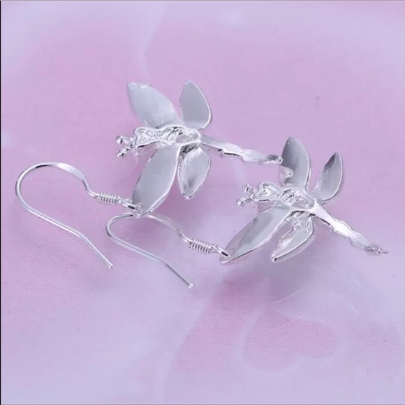 NWOT Silver Dragonfly Crystal Earrings - Picture 2 of 4